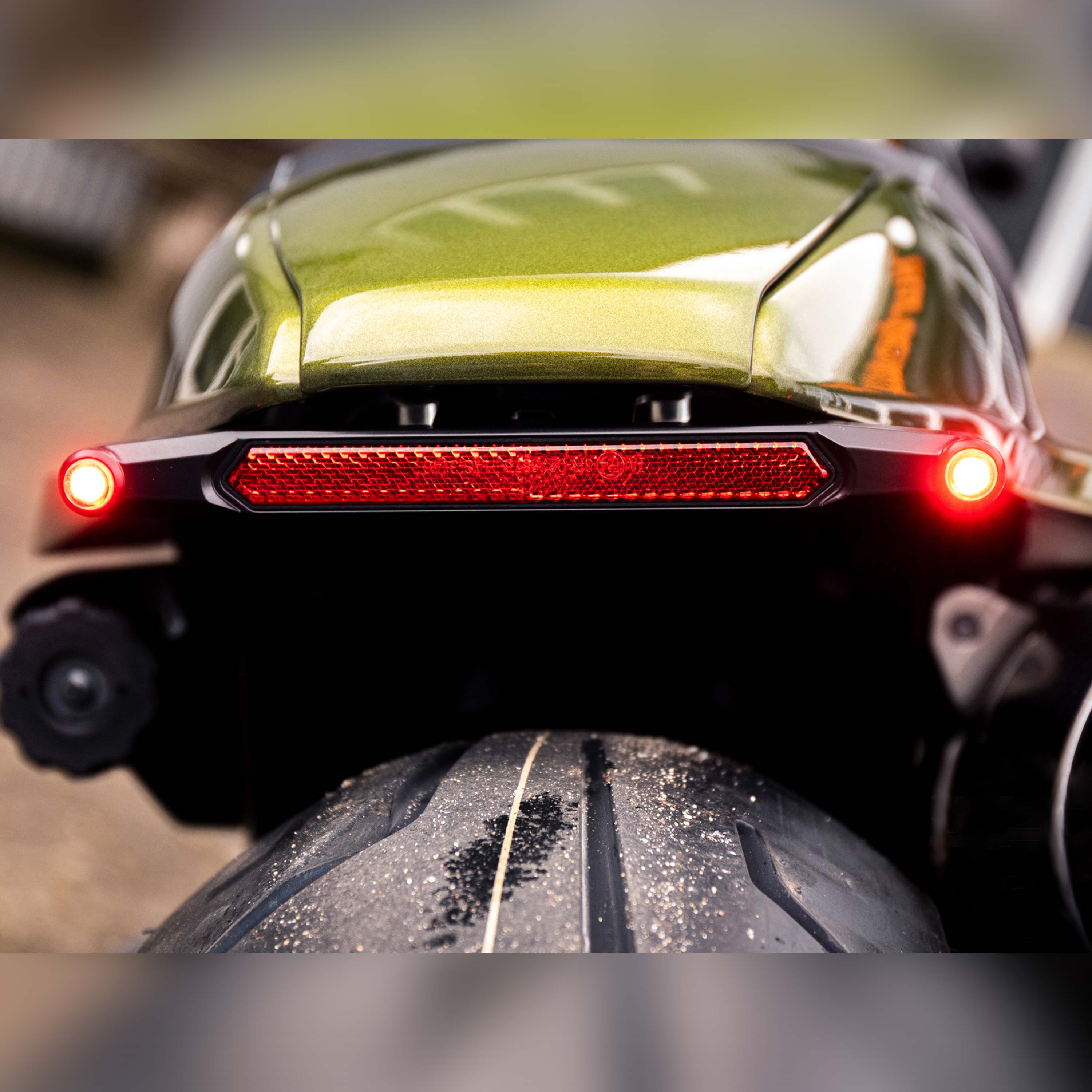3-IN-1 LIGHTBAR PASSEND FÜR SPORTSTER S - BLINKER - BREMSLICHT - RÜCKLICHT