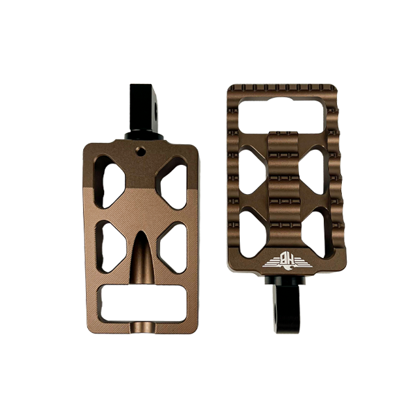 LIMITED EDITION MX FOOTPEGS V1 - PASSEND FÜR Softail ab 2018 Beifahrer/Passenger